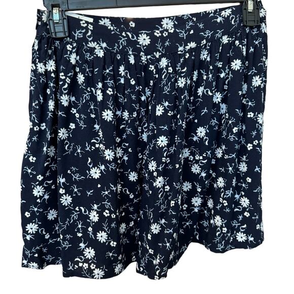 New ~ ABOUND ~ Nordstrom ,  Devon Floral Cinch Front Shorts Size M 100% VISCOSE - Picture 4 of 6